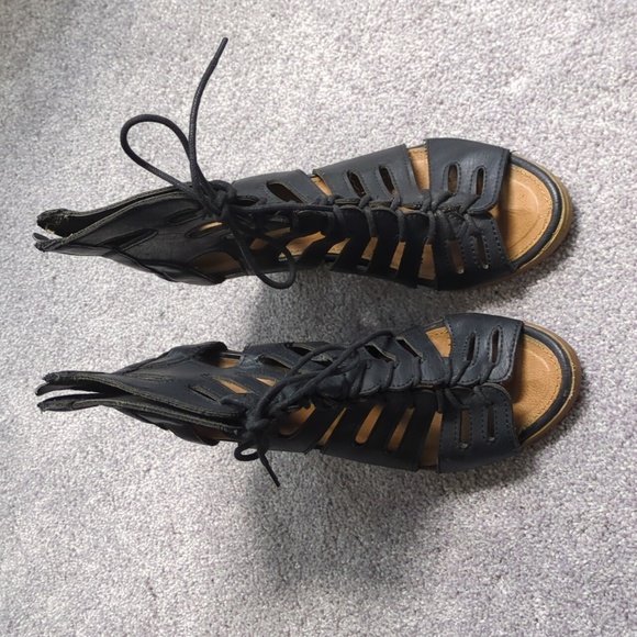 Maurices Strappy Sandals/heels 8 - Picture 1 of 6